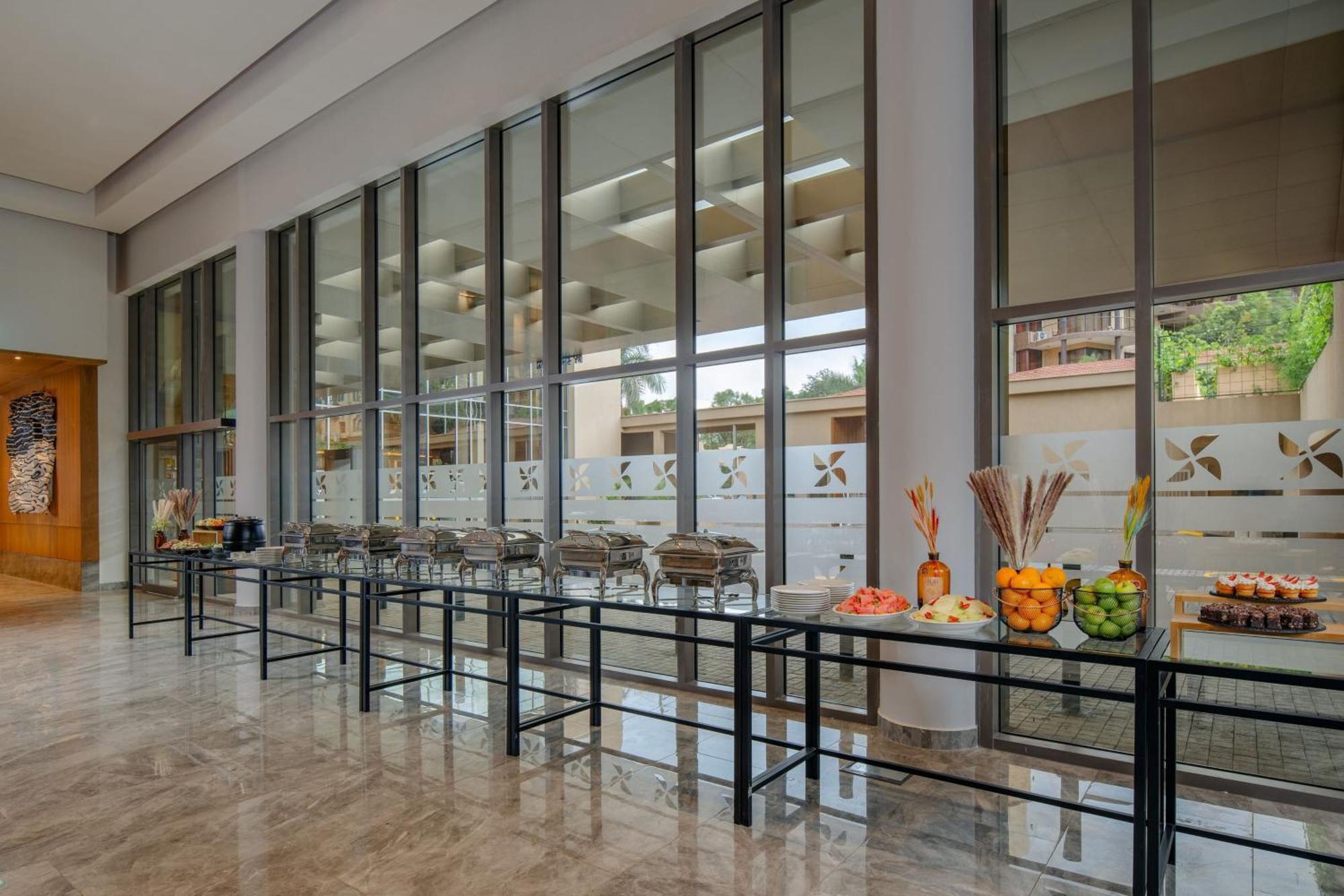 Four Points By Sheraton Kampala Ngoại thất bức ảnh